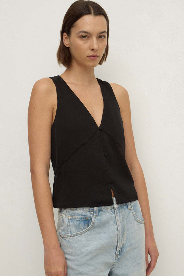Amaris_Silk_V_Button_Top_Black_2471
