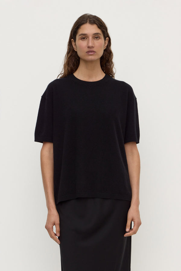 Bea_Cashmere_Short_Sleeve_Tee_Black_2526