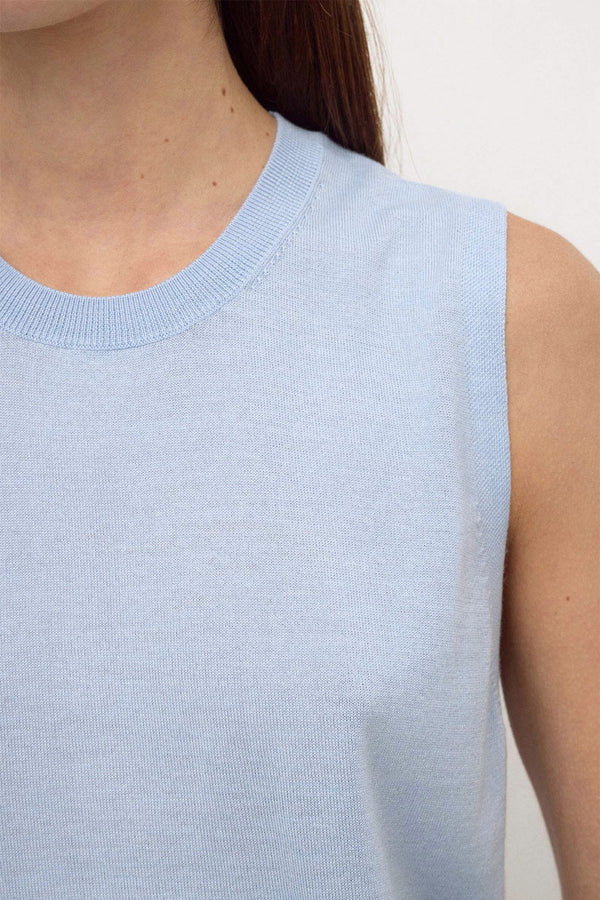 Freya_Silk_Merino_Knit_Sleeveless_Crew_Soft_Blue_1374
