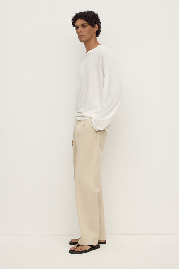 Jonah_Pleated_Chino_Pebble_1440