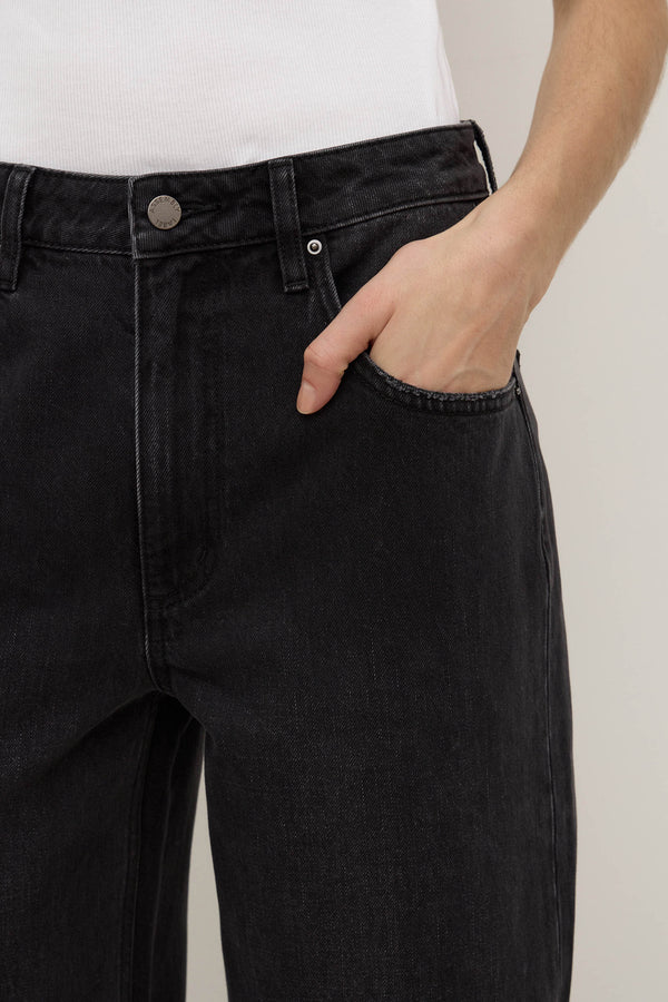 Low_Curve_Mid_Rise_Jean_Faded_Black_1443