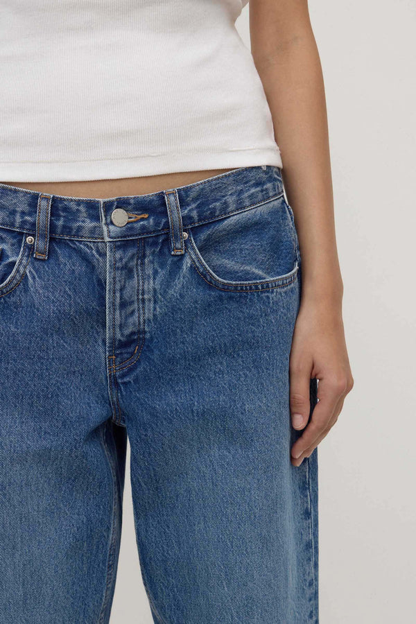 Low Rise Relaxed Jean