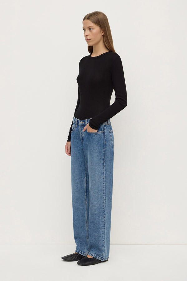 Low Rise Relaxed Jean