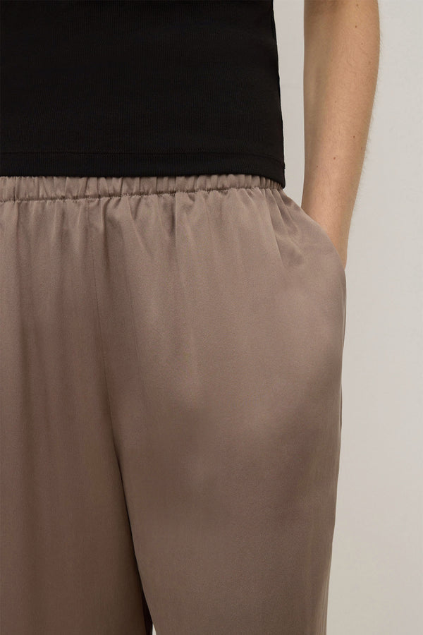 Pippa_Silk_Pant_Dark_Sand_2044