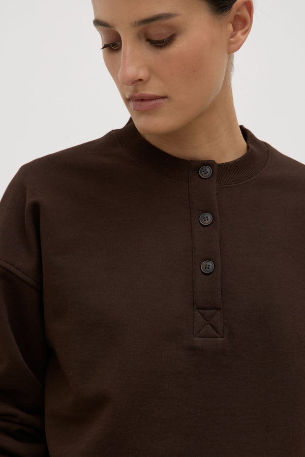 Anya_Fleece_Crew_Ganache_1352jpeg