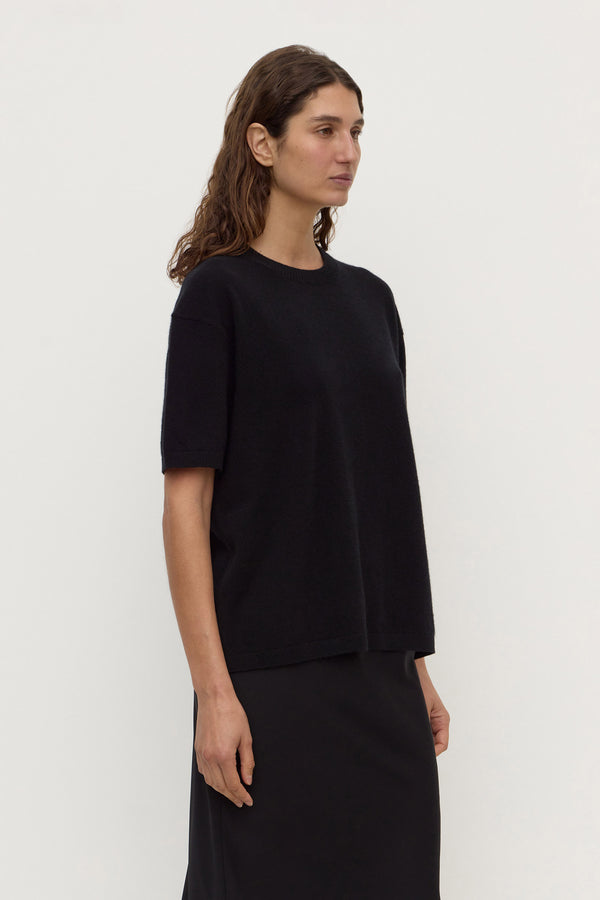 Bea_Cashmere_Short_Sleeve_Tee_Black_2530