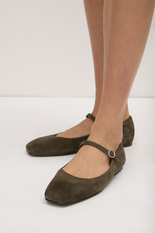 Beth_Suede_Ballet_Flat_Moss_1826jpeg