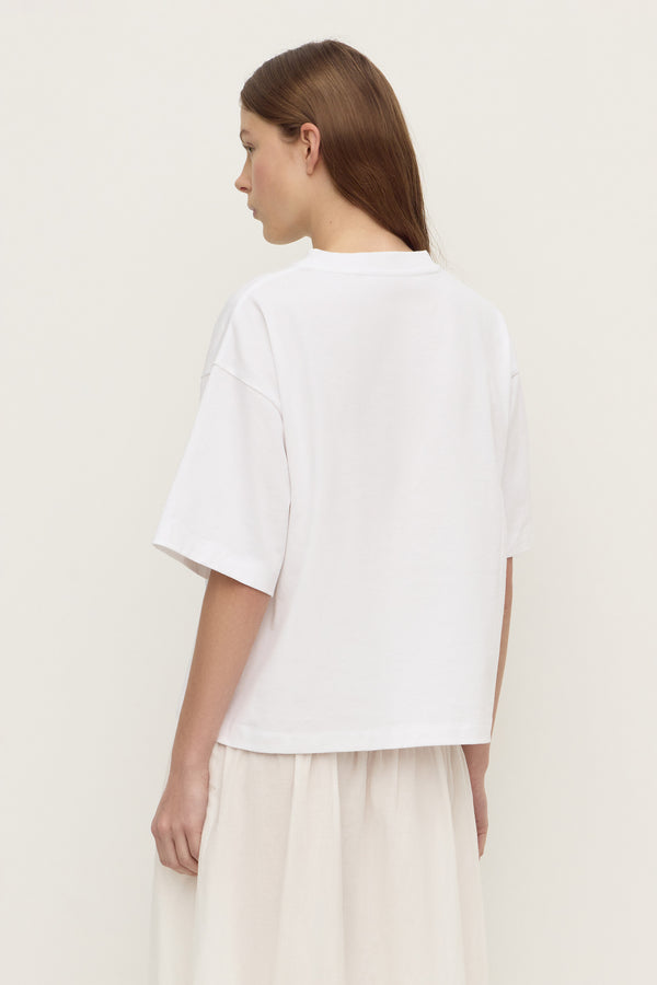 Ellie_V_Neck_Oversized_Tee_White_0510