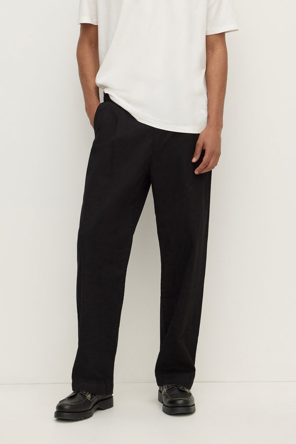 Jonah_Pleated_Chino_True_Black_2072