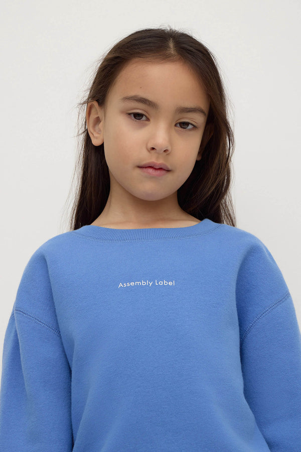 Kids_Atelier_Logo_Relaxed_Fleece_Drift_0306