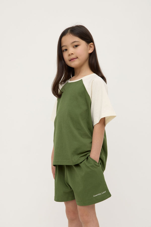 Kids_Oversized_Raglan_Short_Sleeve_Tee_Holly_Pebble_0055jpeg