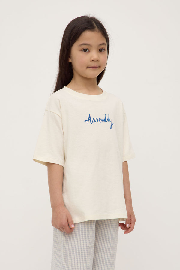 Kids_Script_Tee_Pebble_0180jpeg