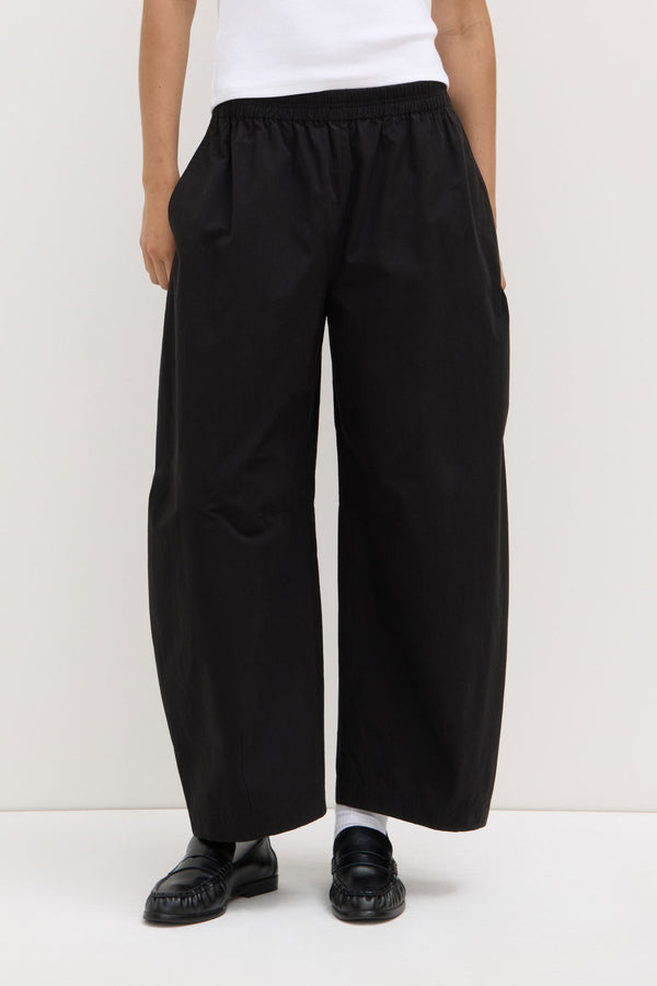 Lola_Barrel_Pant_Black_1604jpeg