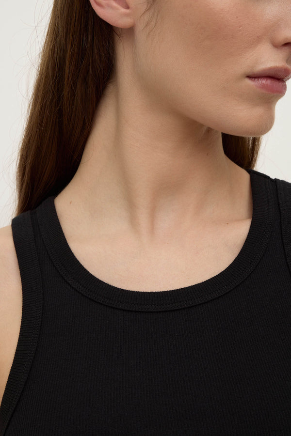 Lulu_Cropped_Tank_Black_1550