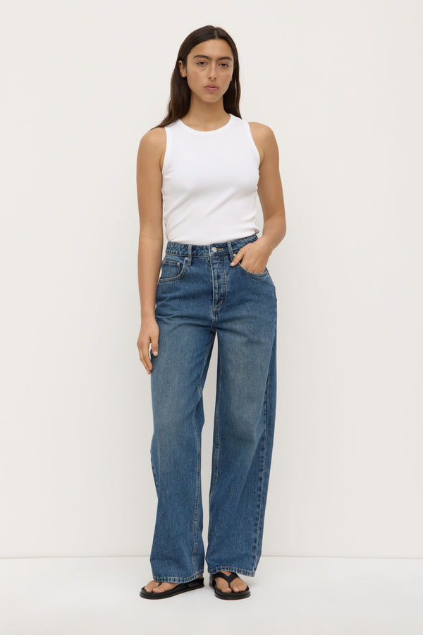 Oversized_High_Rise_Jean_Dark_indigo_Fade_0498jpeg