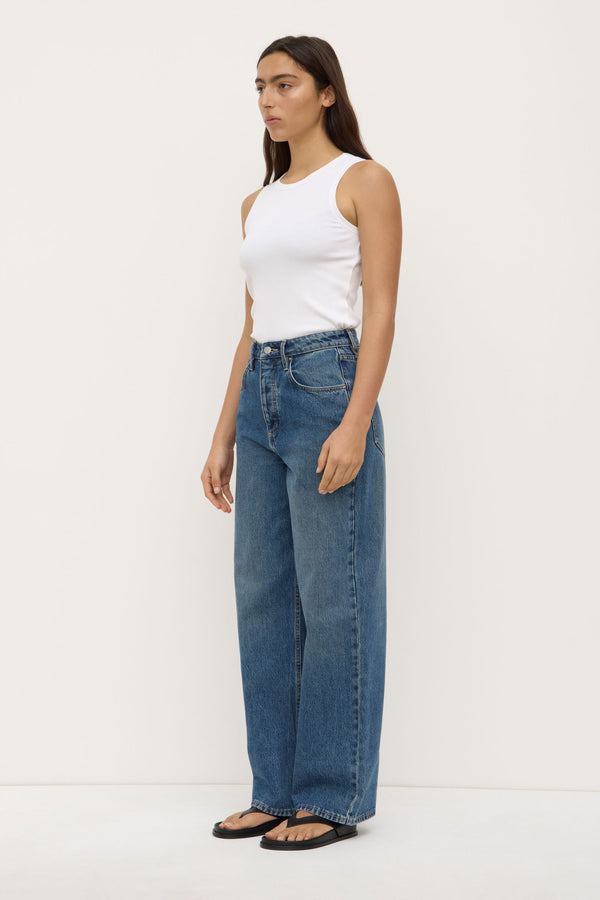 Oversized_High_Rise_Jean_Dark_indigo_Fade_0499jpeg