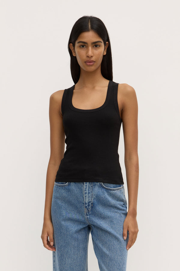 Robyn_Scoop_Neck_Rib_Tank_Black_0396