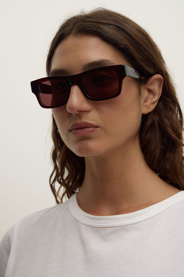 Shallow_D_Frame_Wine_2489