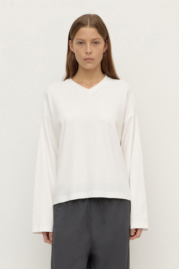 Stella_V_Neck_Oversized_LS_Tee_White_0685