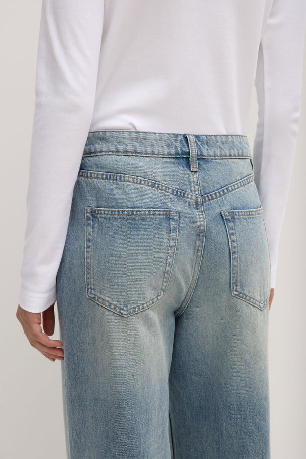 Womens Relaxed Jean